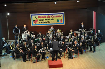 Banda de Cern&uuml;sc
